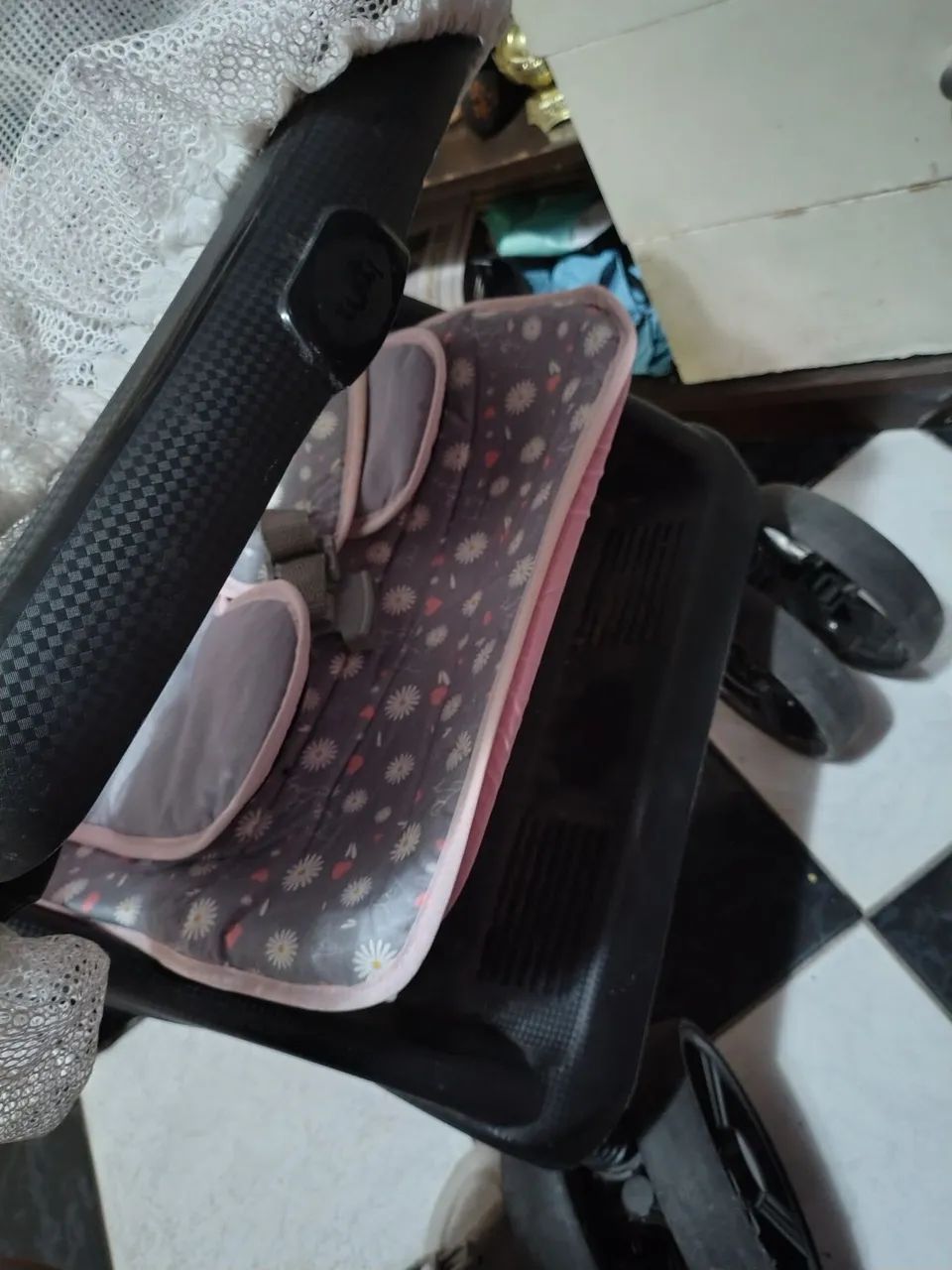 Carrinho de bebê com função reversivel - Foto 5