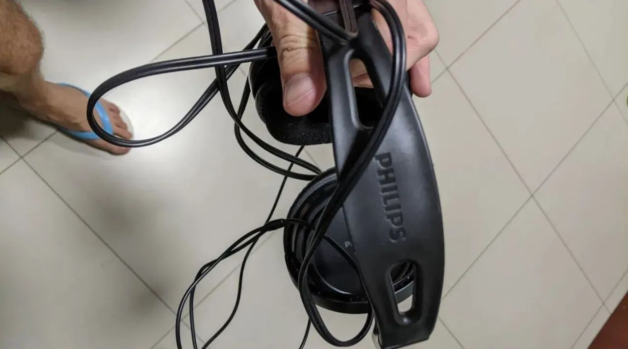 Fone de ouvido concha