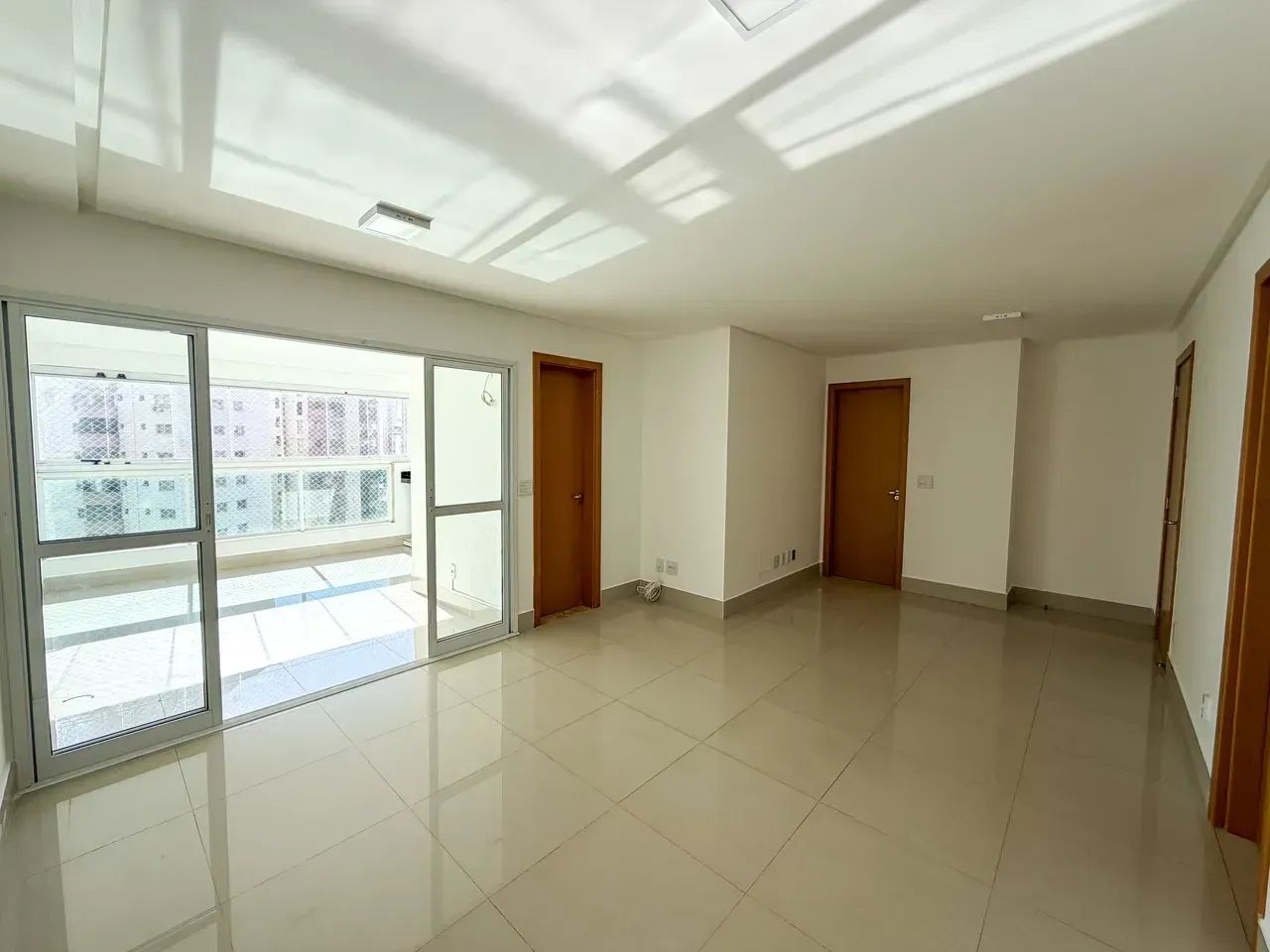 Apartamento com 4 quartos no Setor Bueno - Goiânia - GO