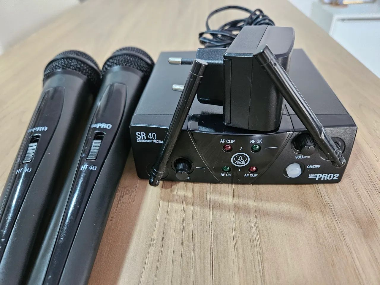 Par de microfones sem fio AKG SR40 MINI PRO 2 - Foto 3