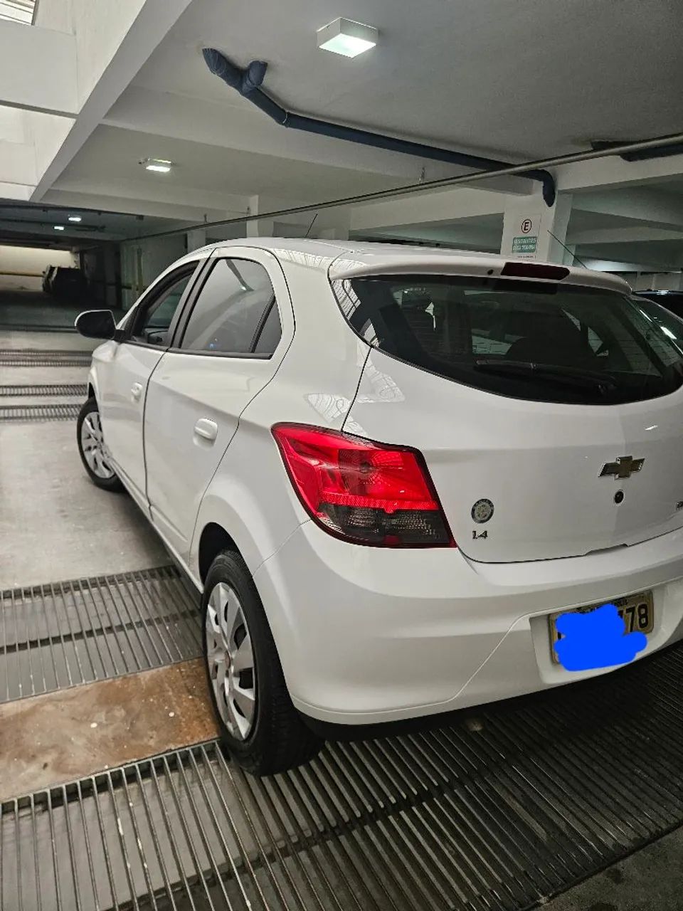 Chevrolet Onix Hatch LT 1.4 8V Flex Power Mec. 4P 2015 - Foto 4