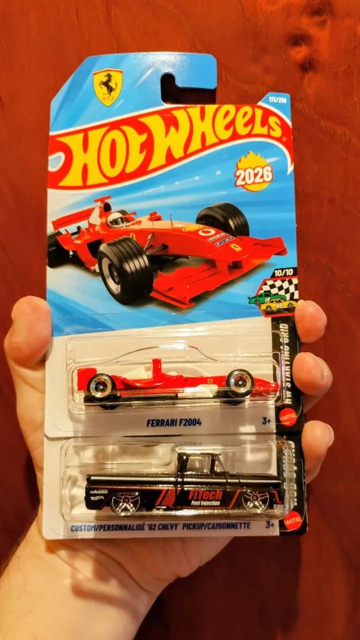 Hot Wheels Chevy 62 & Fórmula 1 Ferrari