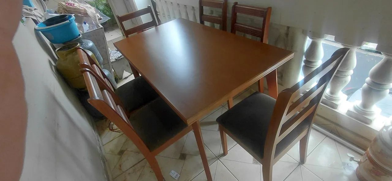 Mesa de jantar 6 cadeiras semi nova sem detalhes  - Foto 2