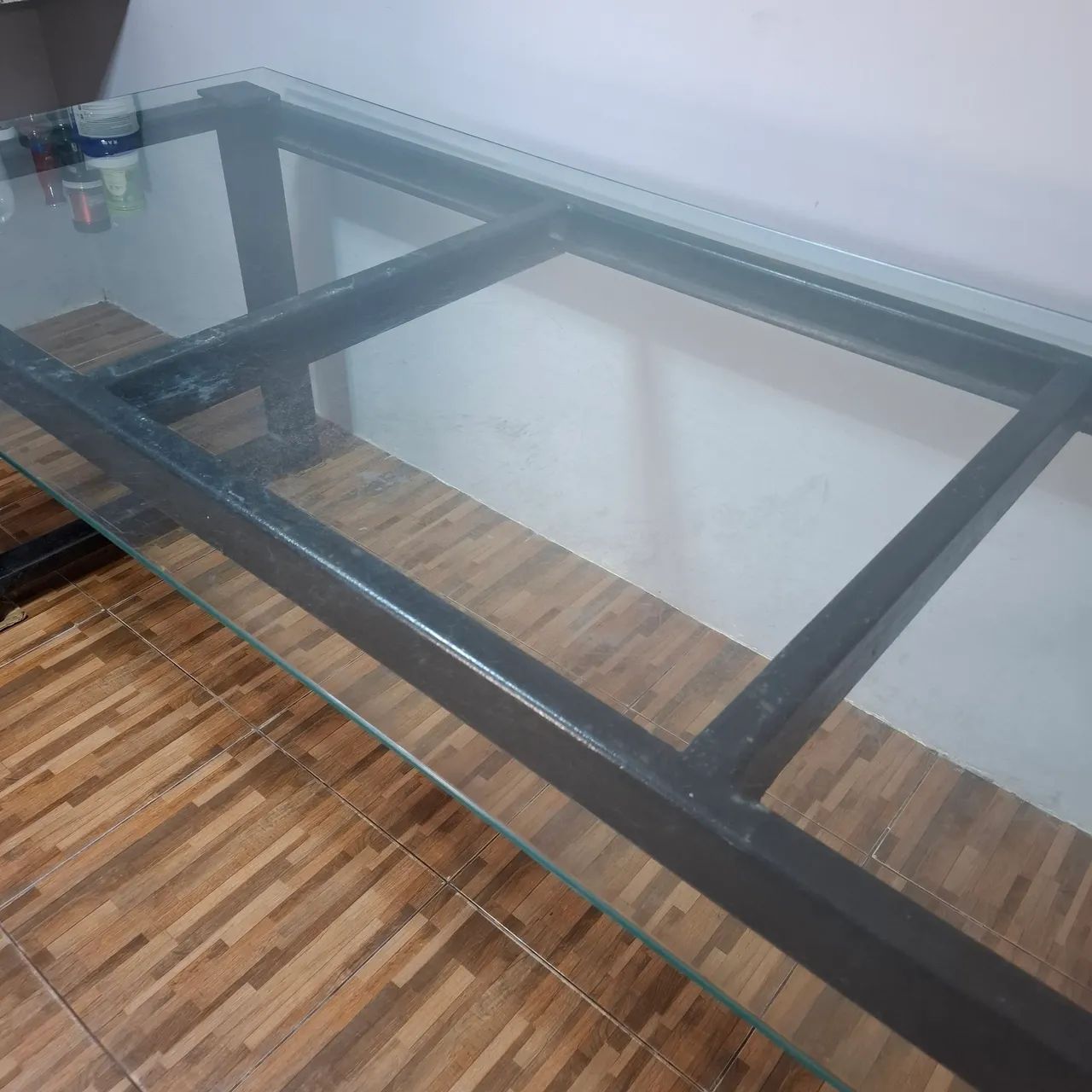 Mesa de vidro ,base de ferro 1.500