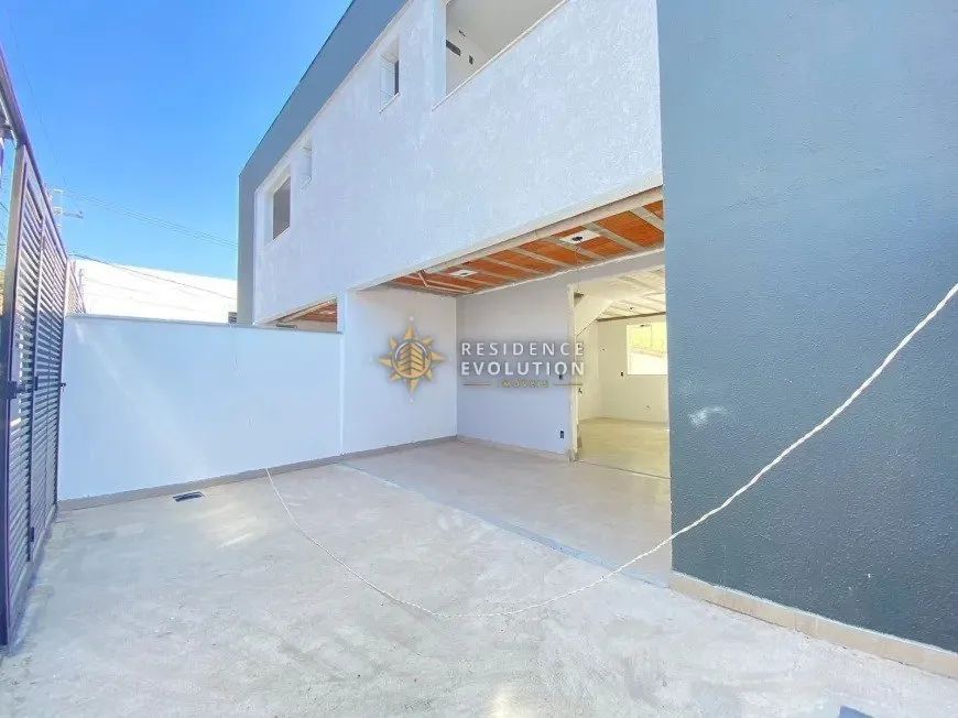 Casa com 3 Quartos e 2 banheiros à Venda