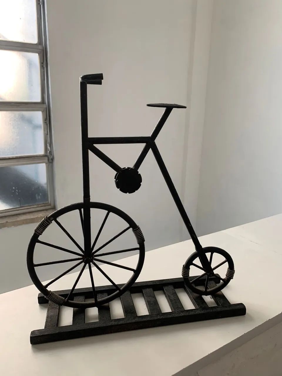 Escultura bicicleta de ferro  - Foto 3
