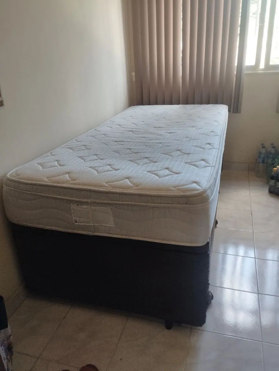 Cama de solteiro box