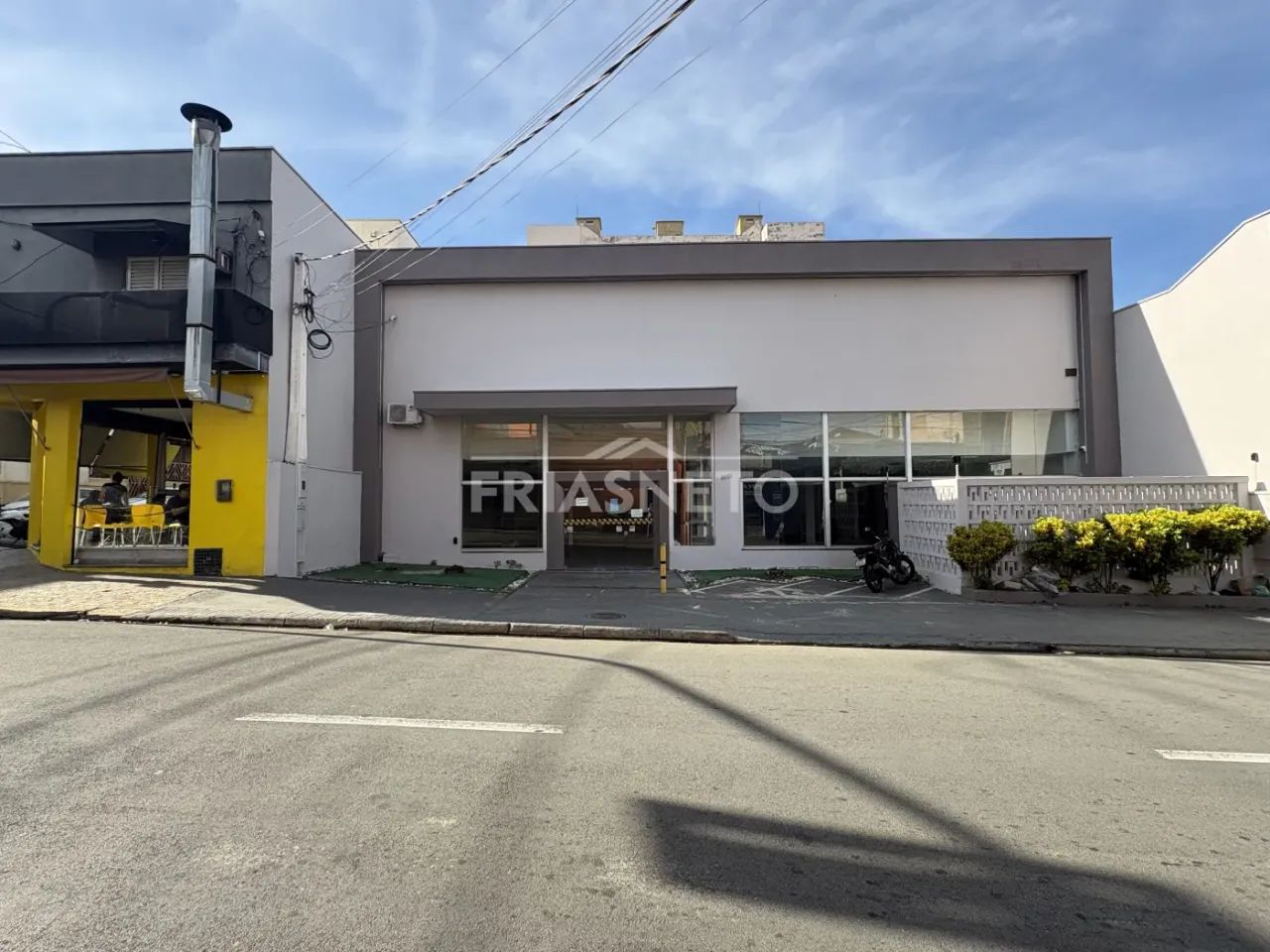 Imóvel Comercial no Centro / Rua Moraes Barros com salão de 430 m²