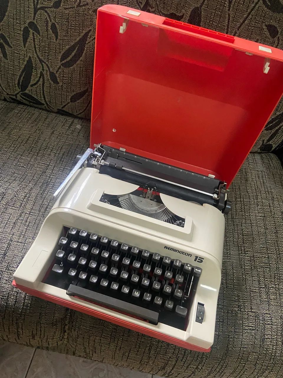 Vintage Remington 15 Portable Typewriter with Original Case