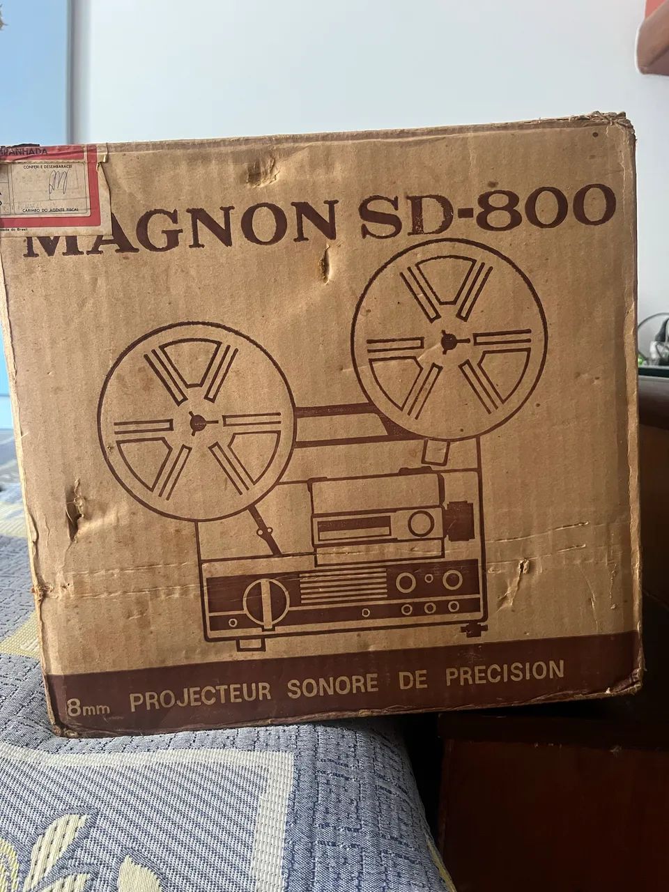 Projetor 8mm Magnon com a lâmpada queimada 