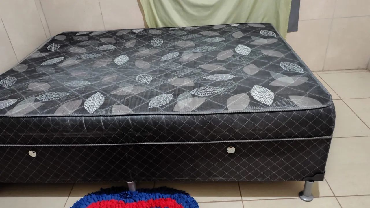 Cama casal ,base de casal ,uma bicicleta  - Foto 3