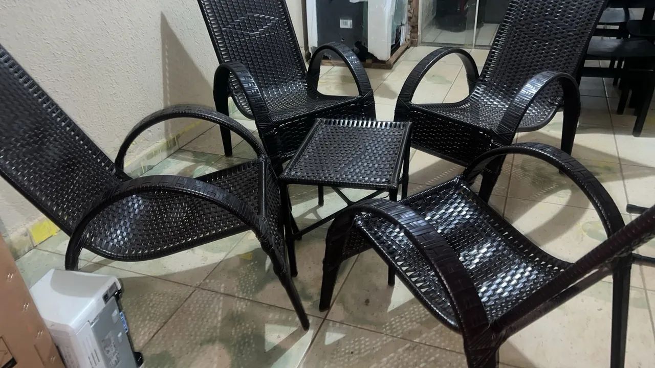 Conjunto 4 cadeiras e mesa de centro  - Foto 2