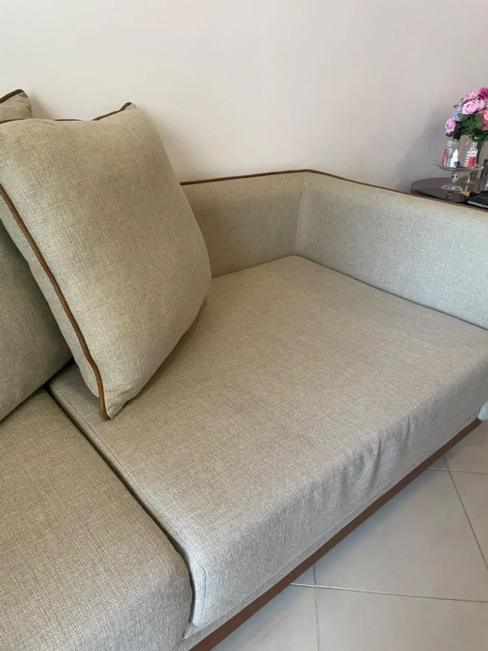 Sofá clássico, elegante, em perfeito estado - Foto 2