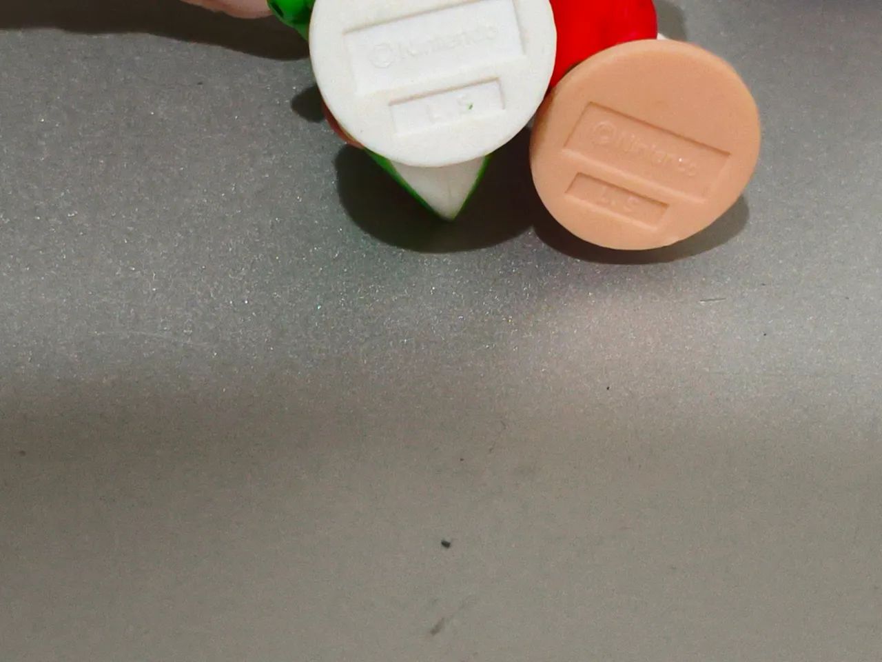 Lote de bonecos Yoshi, Mario e Shy Guy originais Nintendo  - Foto 3