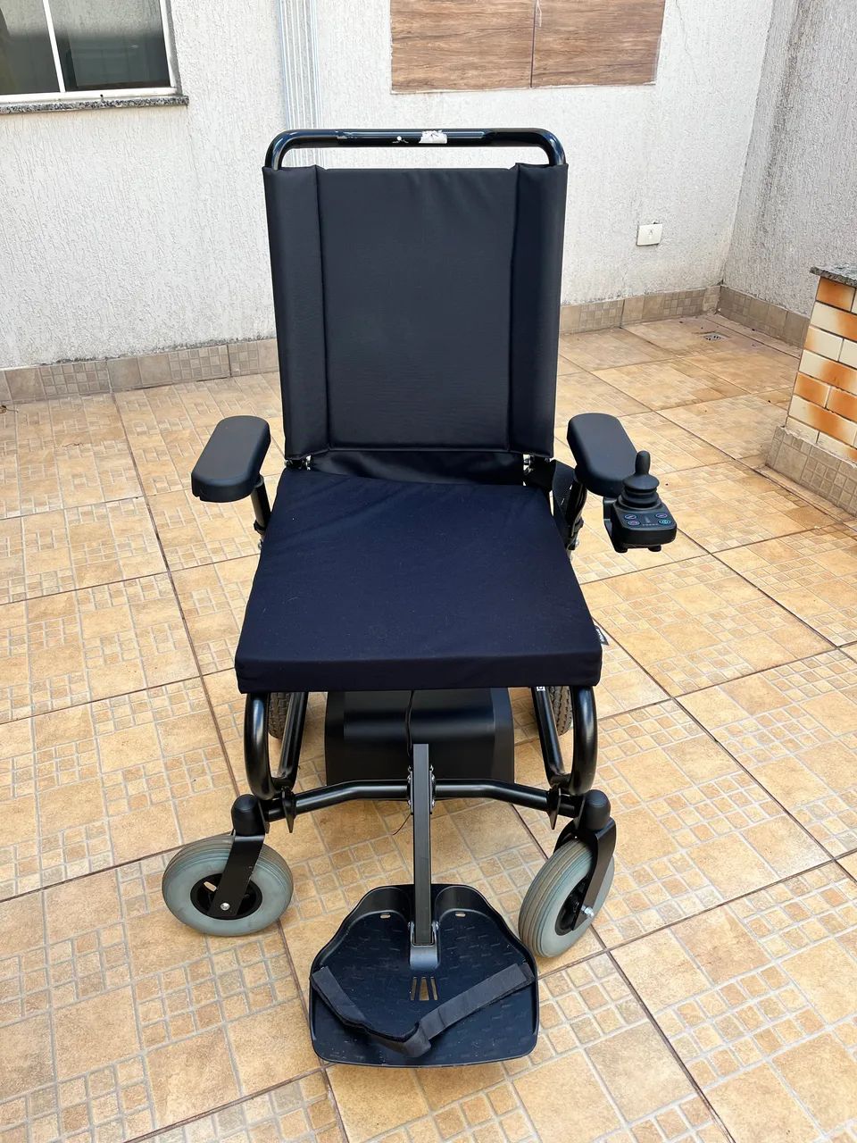 Cadeira de rodas elétrica seminova  - Foto 5
