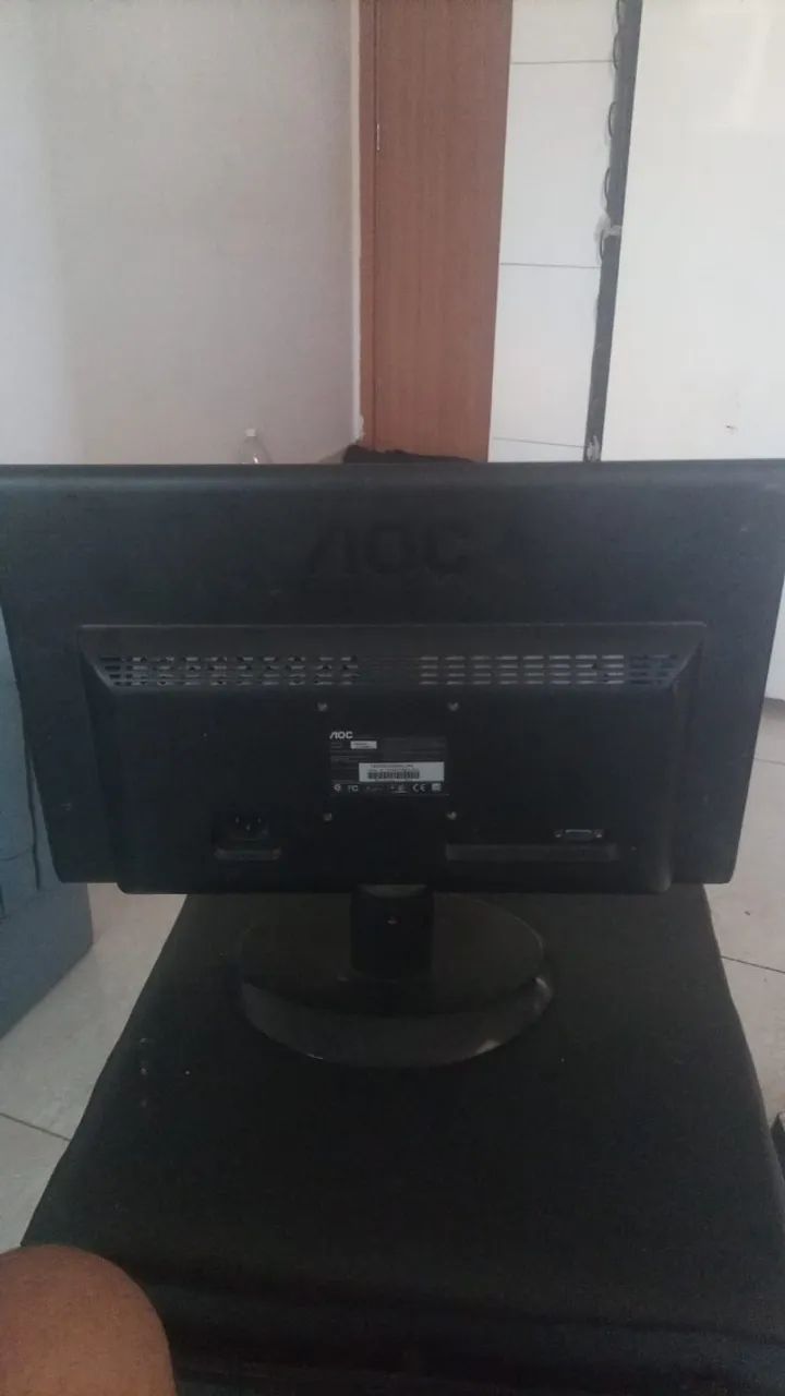 Vendo monitor AOC 18,5 Polegadas modelo  e950swn  - Foto 2