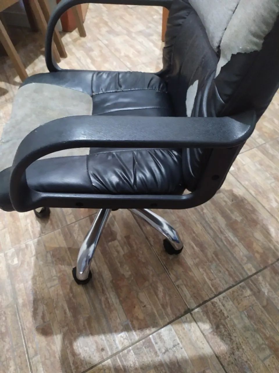 Vendo cadeira de trabalho  - Foto 2