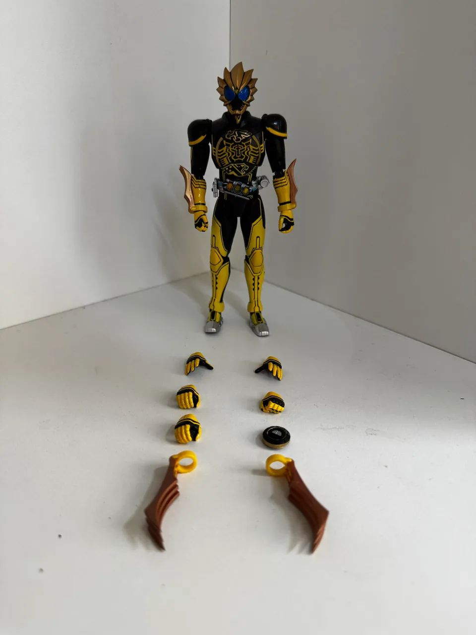 Kamen Rider OOO Latorartar Combo SH Figuarts