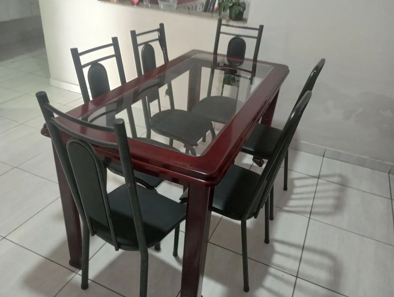 Mesa de jantar de vidro 6 cadeiras - Aceito troca