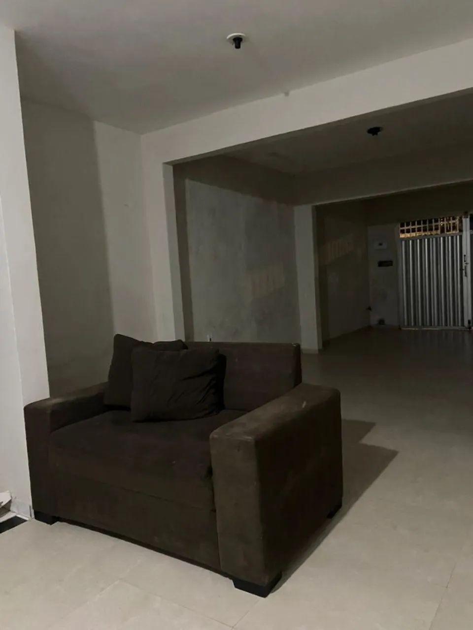 Vendo sofá 2 e 3 lugares (semi-novo) - Foto 2