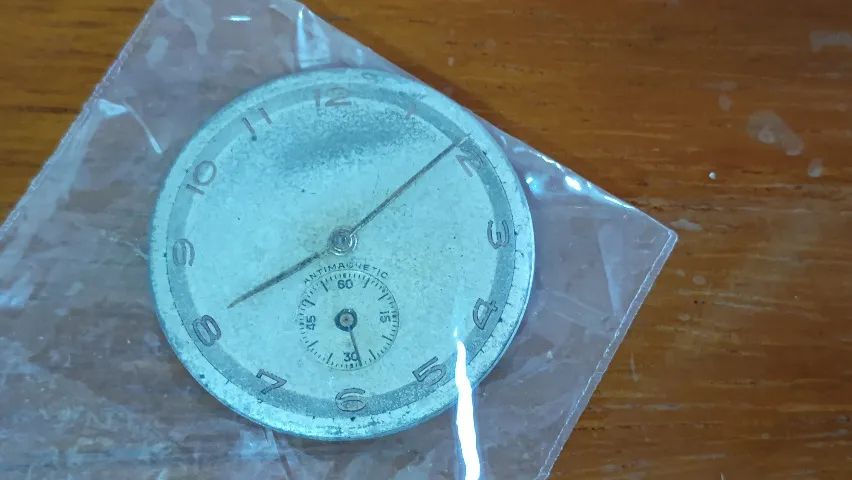 relógio Suíço a corda maquina