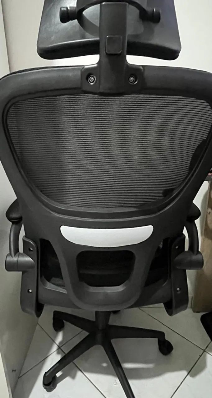 Vendo Cadeira de Escritorio Ergonomica - Foto 4