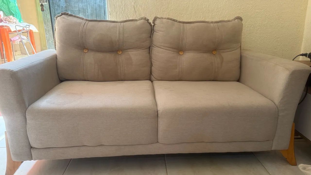 sofá tecido de linho nobre 1,80 m com pés de madeira e estrutura de madeira reforçada  - Foto 3