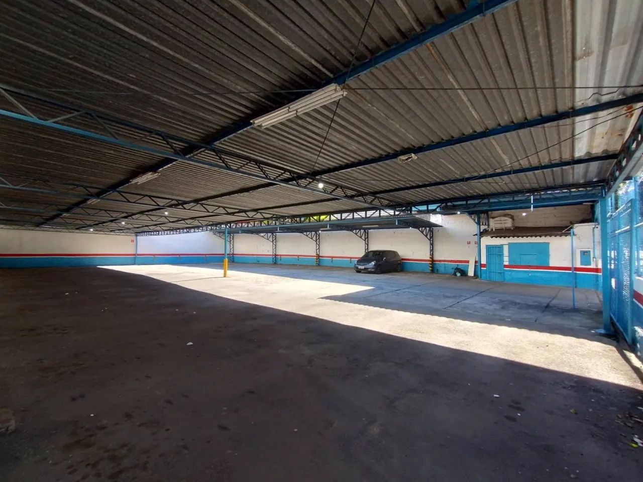 Lote com 600 m² à venda no Centro - Foto 2