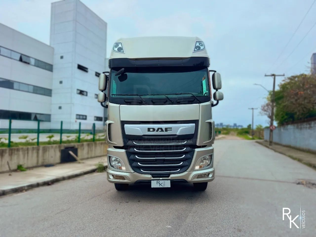 XF FTT530 6x4 Super Space Cab (die)(E5) - Foto 2