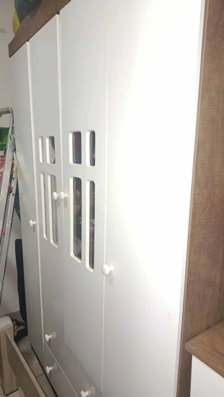 Quarto de bebê cômoda + guarda roupa  - Foto 3