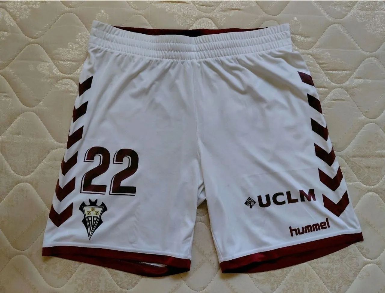 Short hummel albacete cor branco GG de 2018