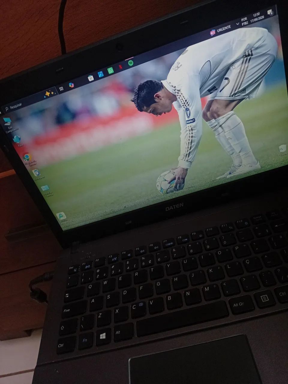 Vende-se notebook em perfeito estado  - Foto 2