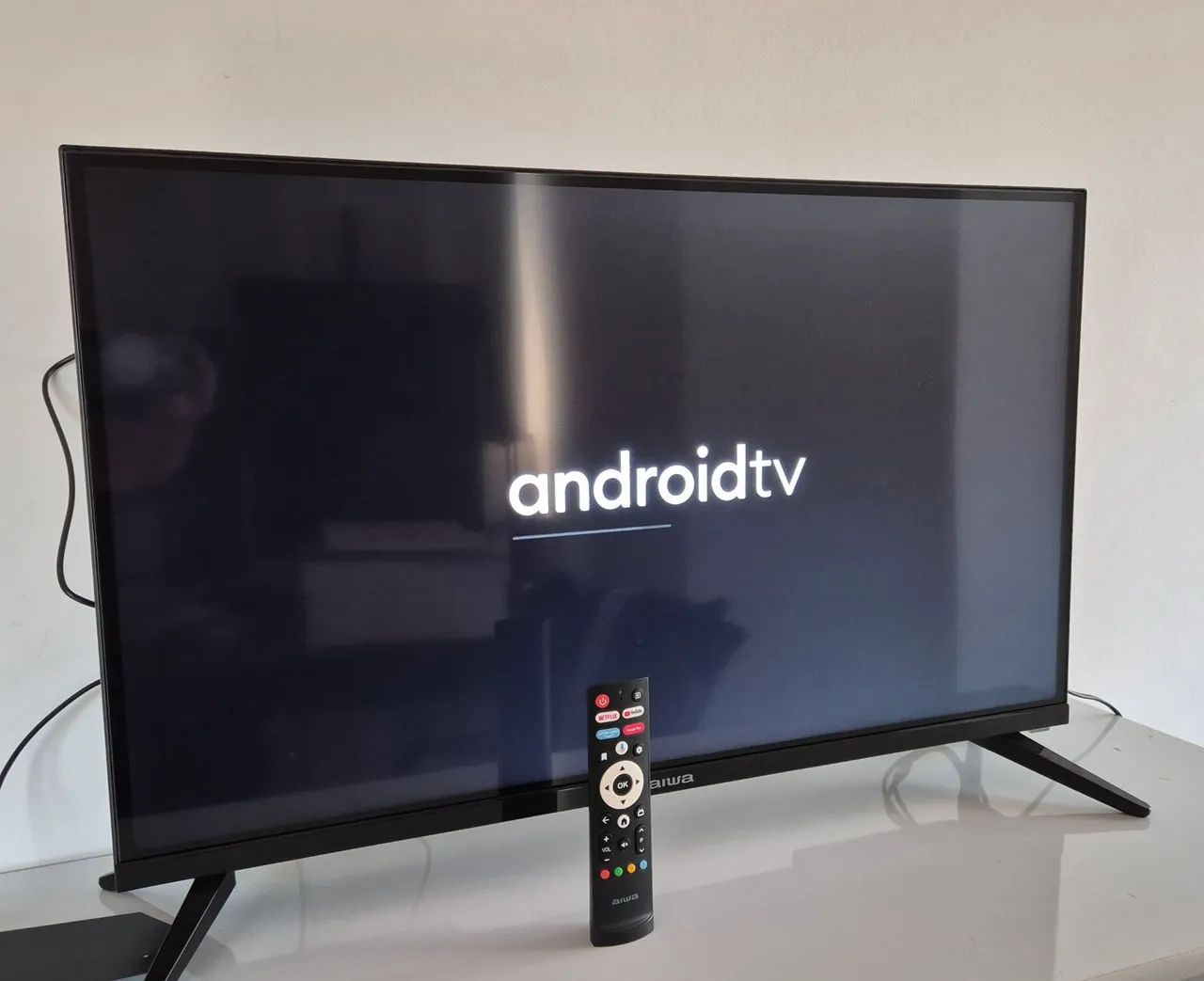 Televisão Aiwa Smart Android Tv Led 32 pol com Controle e Antena Digital Intelbras - Foto 2