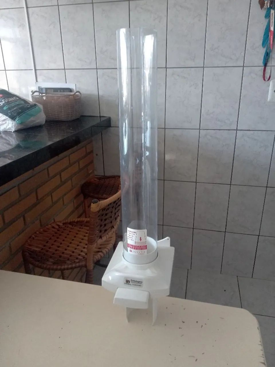Suporte pra papel higiênico e copos descartáveis 