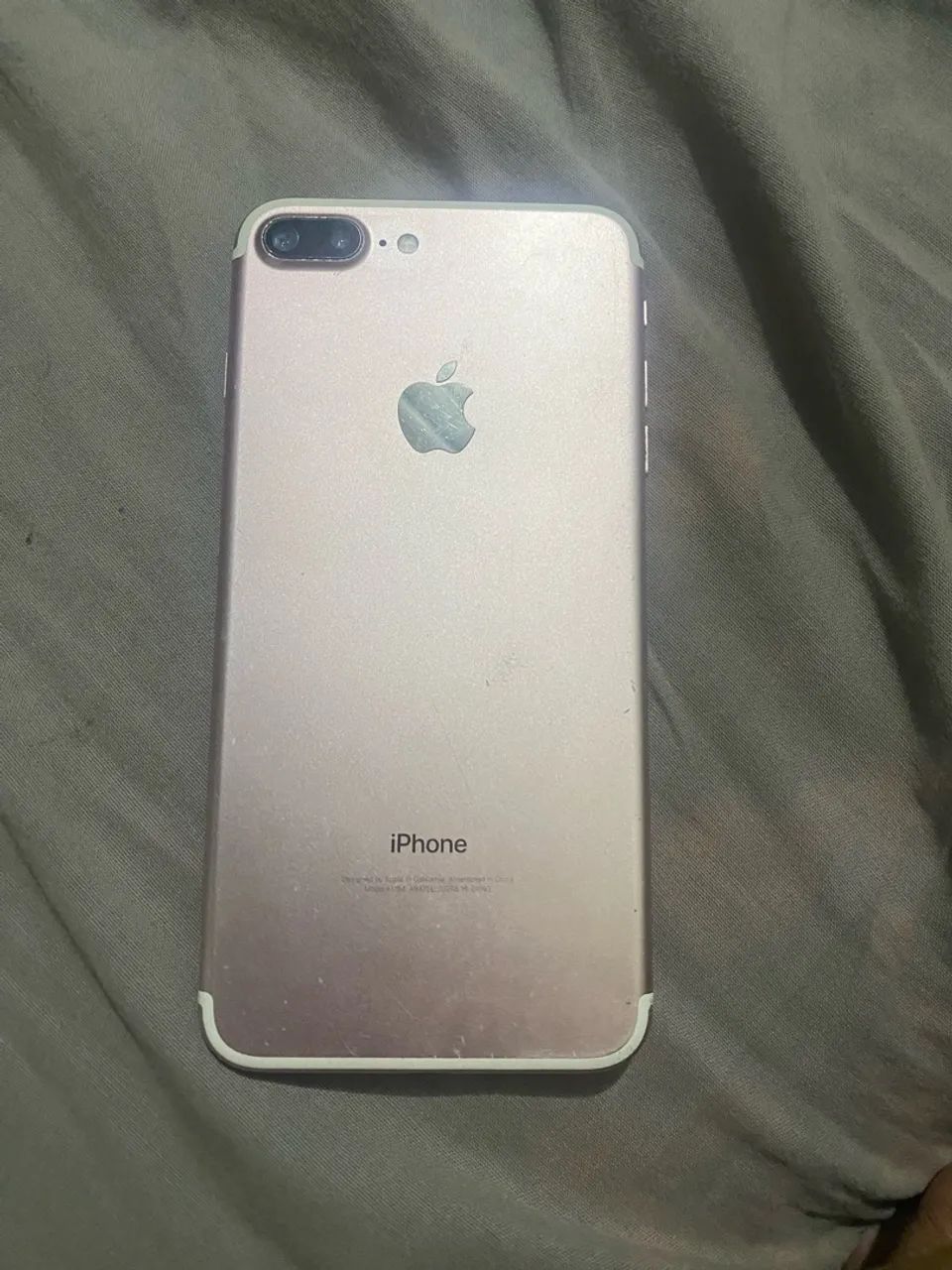 Vende-se um iPhone 7 Plus 