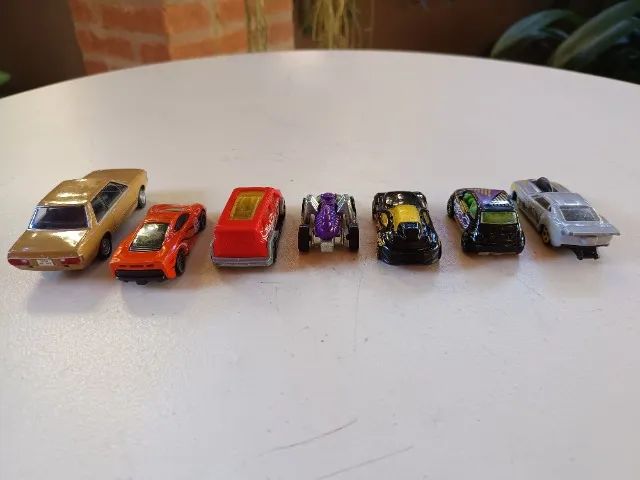 Lote 7 Carrinhos Hot Wheels e Colecionáveis - Foto 5