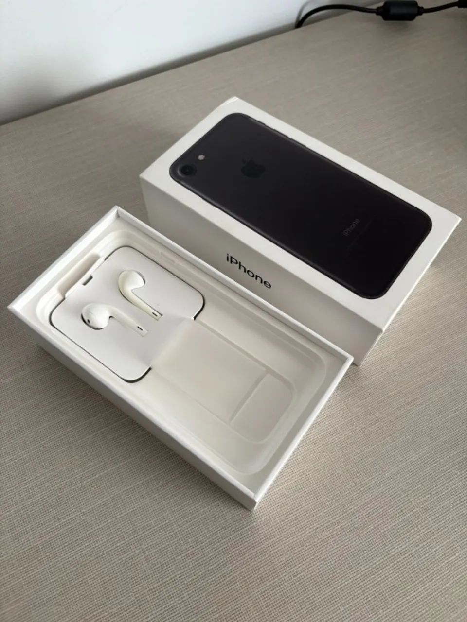 Iphone 7 - 32 GB - preto (Muito novo!) - Celulares e Smartphones