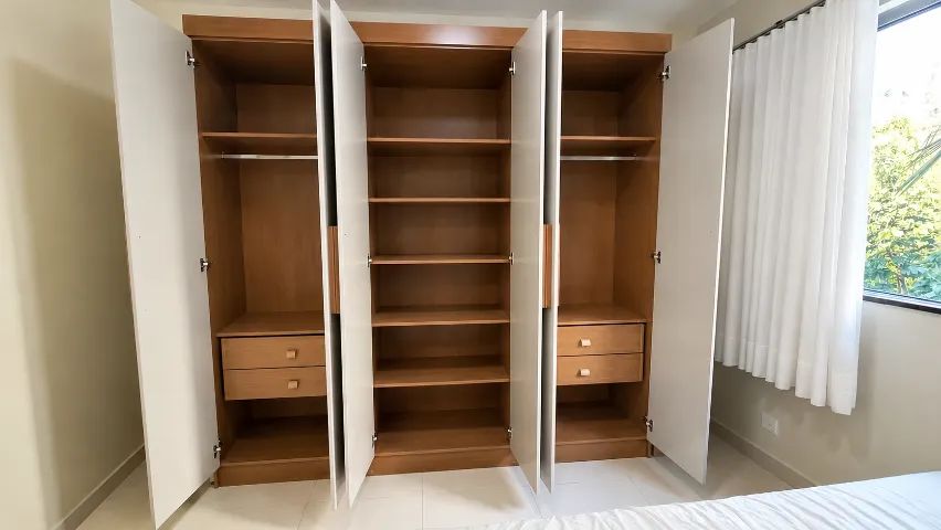  Guarda roupa casal 6 portas - Foto 2
