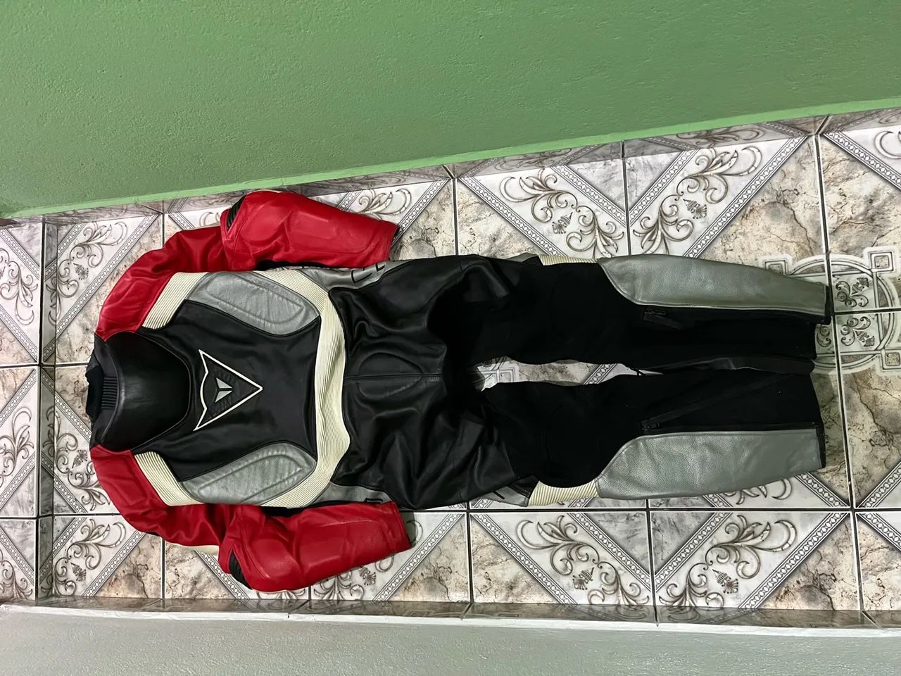 Vendo macacão dainese ou spidi  - Foto 3