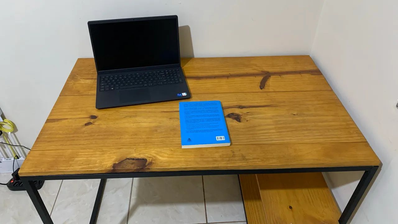 Mesa de estudos  - Foto 2