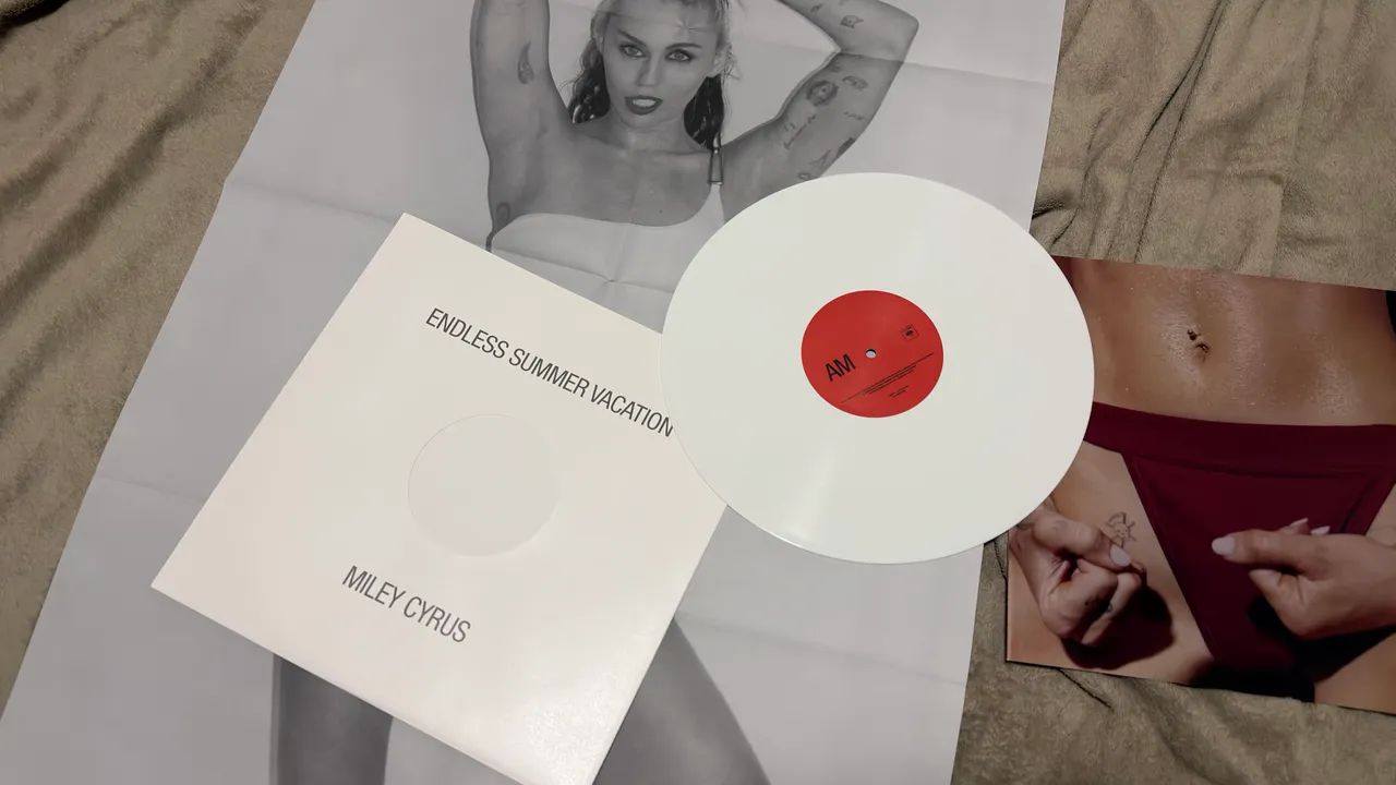 Vinil Miley Cyrus - Endless Summer Vacation (disco branco) - Foto 4