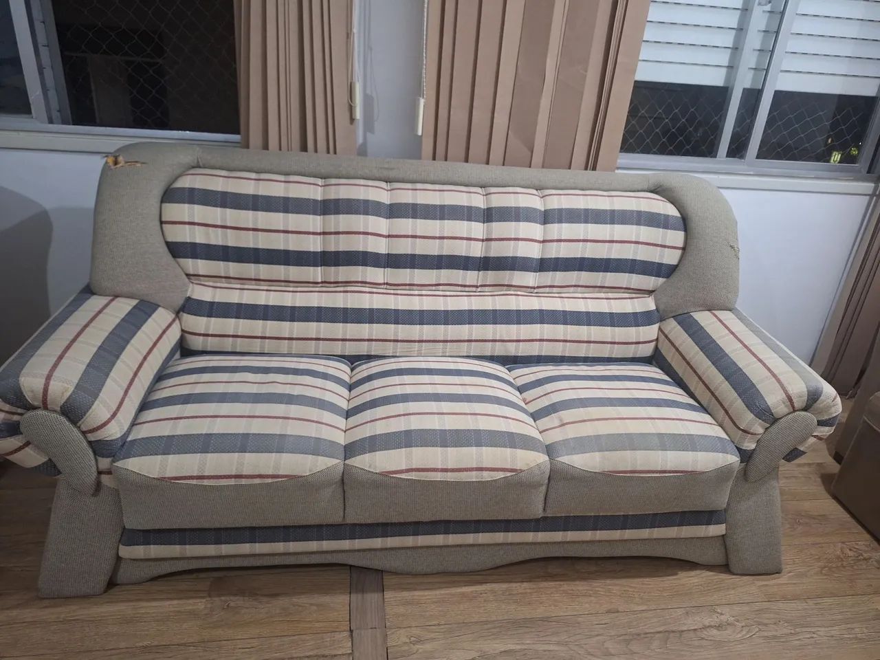 Sofá 3 lugares