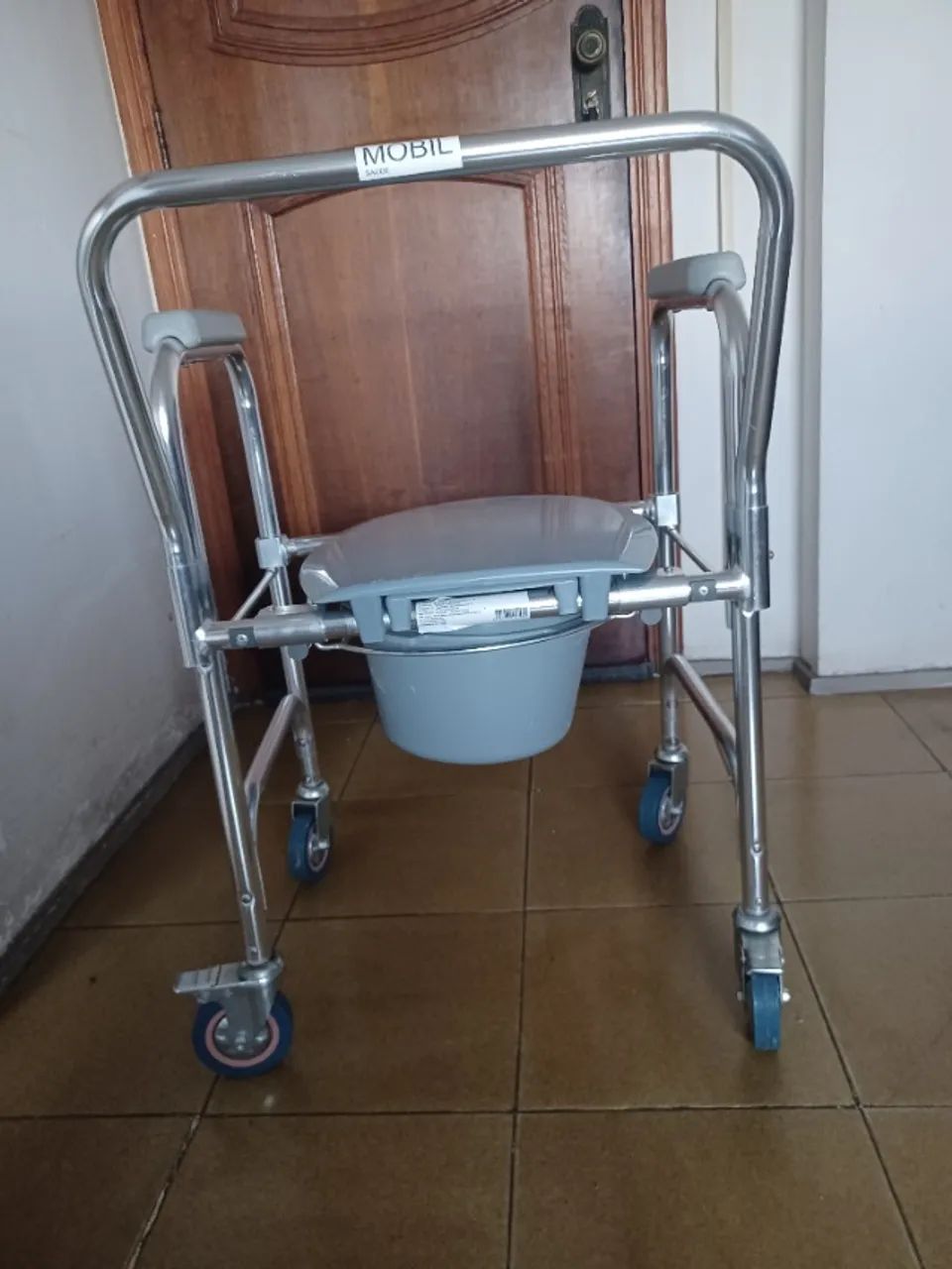 Cadeira higiênica MOBIL em alumínio  - Foto 2