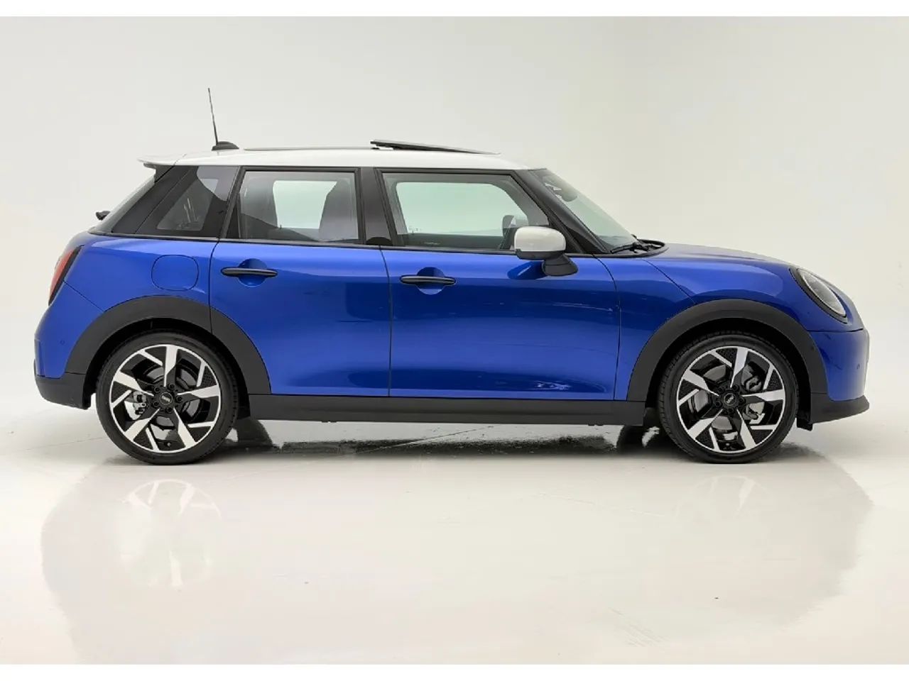 Mini Cooper 2.0 16V Twinpower Gasolina S 2P Steptronic 2026 - Foto 2