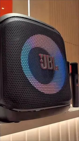 JBL Partybox Encore 2 com microfone