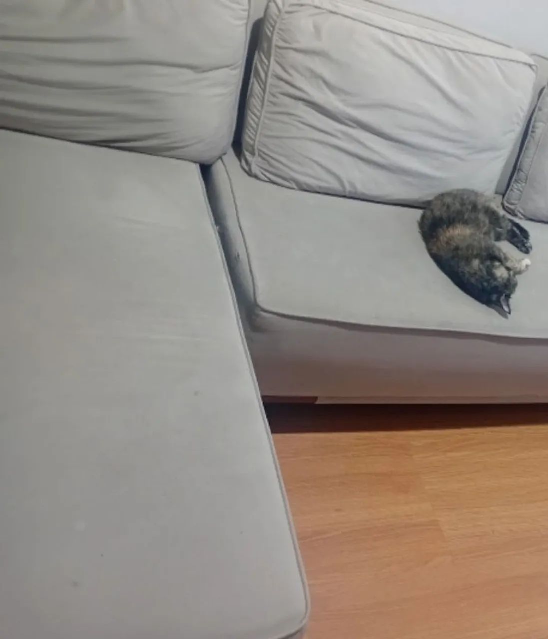 Sofá Suede com Chaise - Foto 2