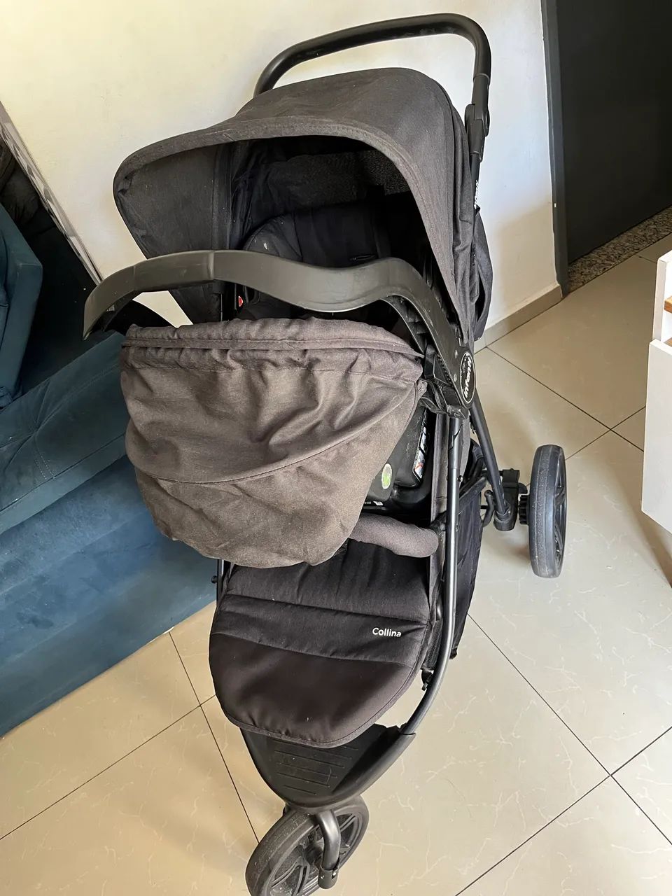 Carrinho de bebê com bebê conforto  - Foto 3