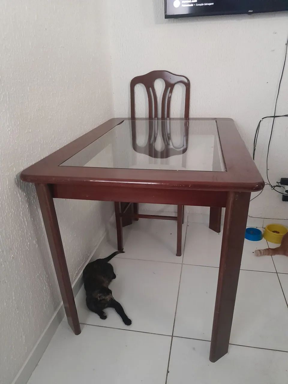 Mesa de Jantar com 4 Cadeiras e Tampo de Vidro - Foto 2