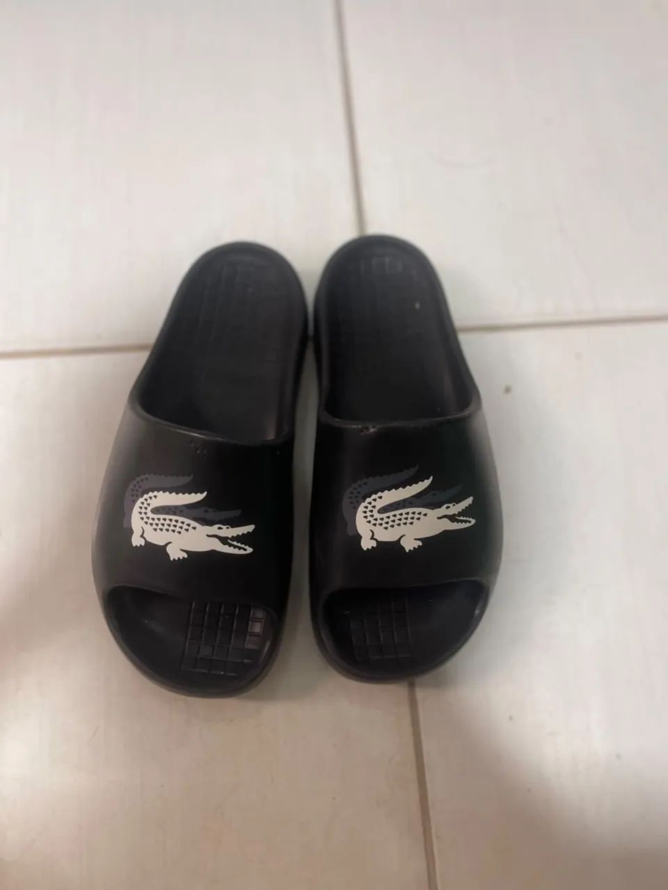Chinelo Lacoste 