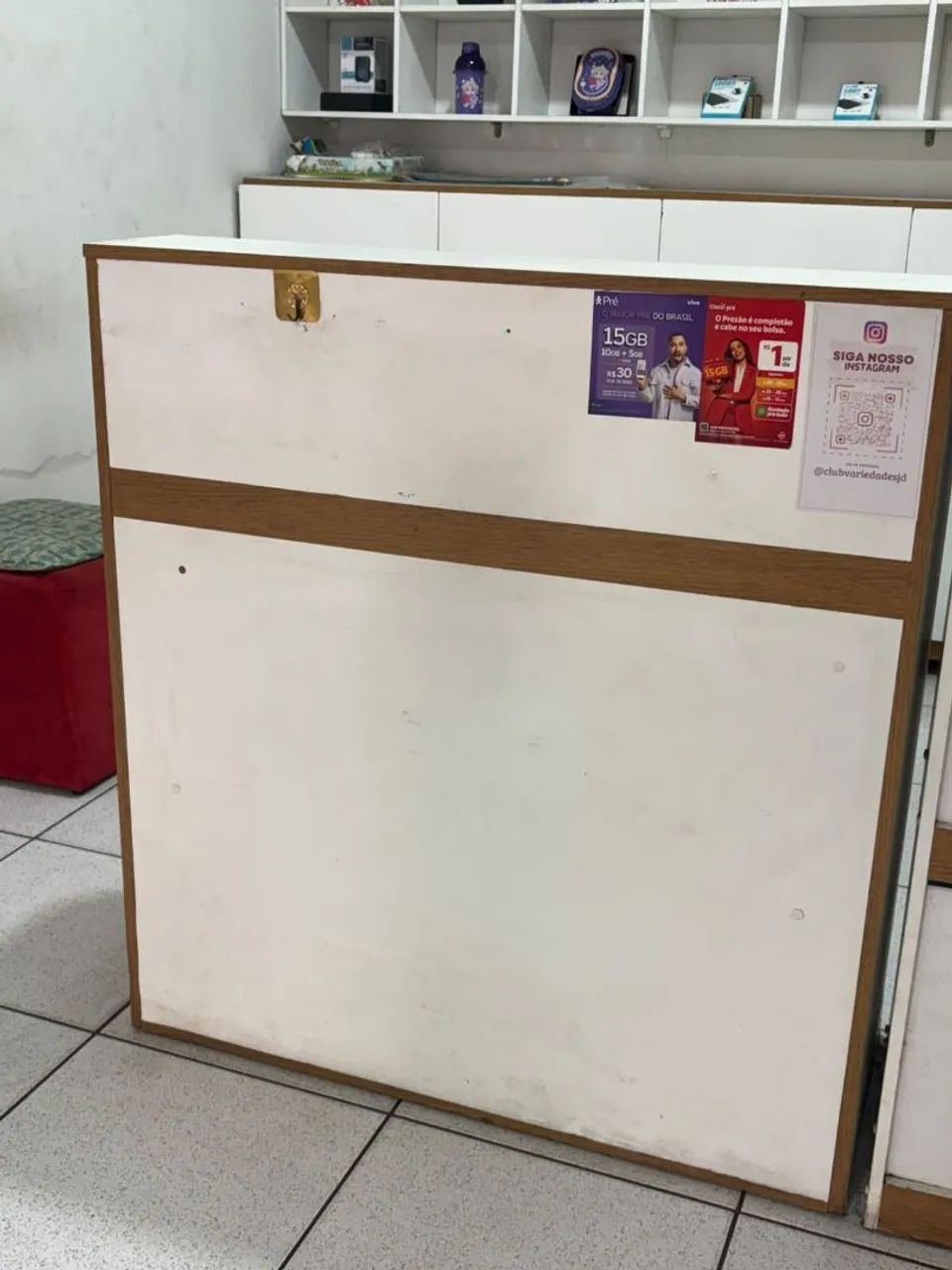 Vende um balcão para loja de celular 